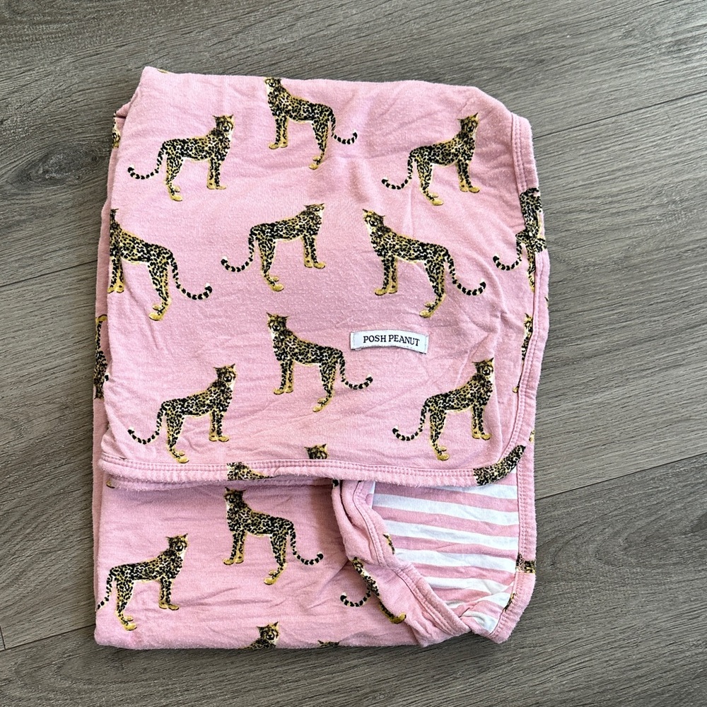 Posh Peanut Pink Cheetah Patoo
